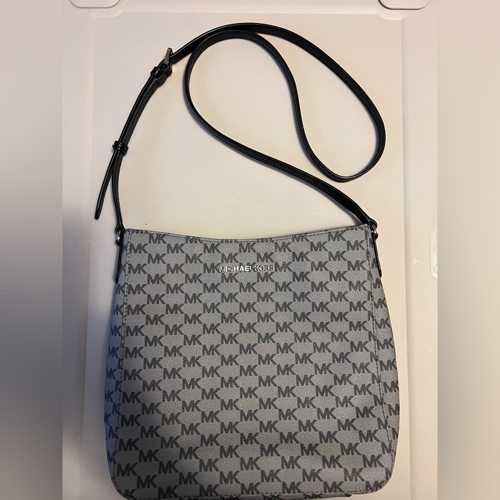Michael Kors Messenger Bag